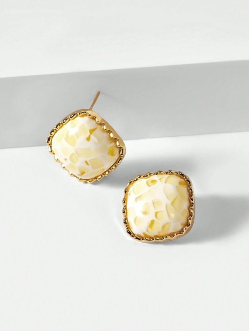 Cream Tortoise Resin Stud Earrings with Scalloped Gold Trim